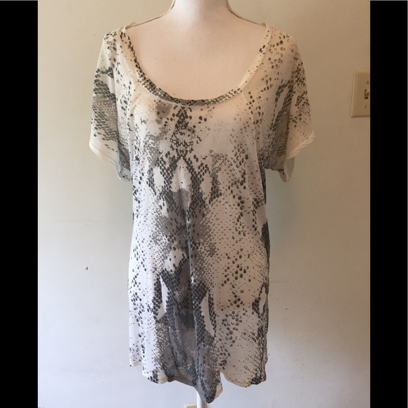 Monrow Tops - Monrow tunic long shirt short sleeves S